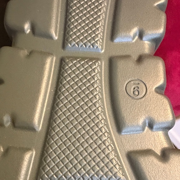 Cape Robbin Green Combat Boots with Chains - Picture 4 of 9